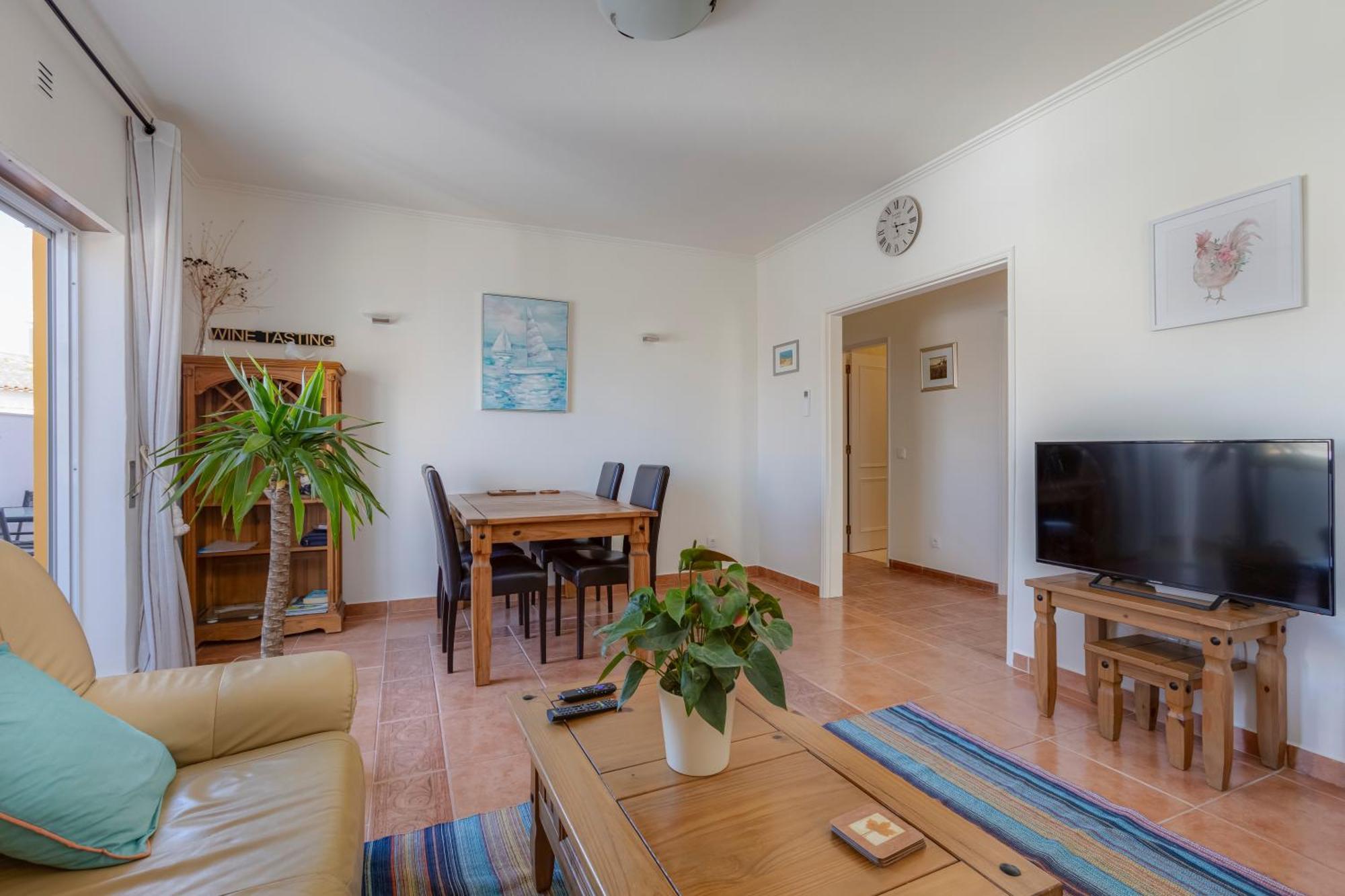 Charming Lagos Stay - Near Beach & Historic Centre Apartment