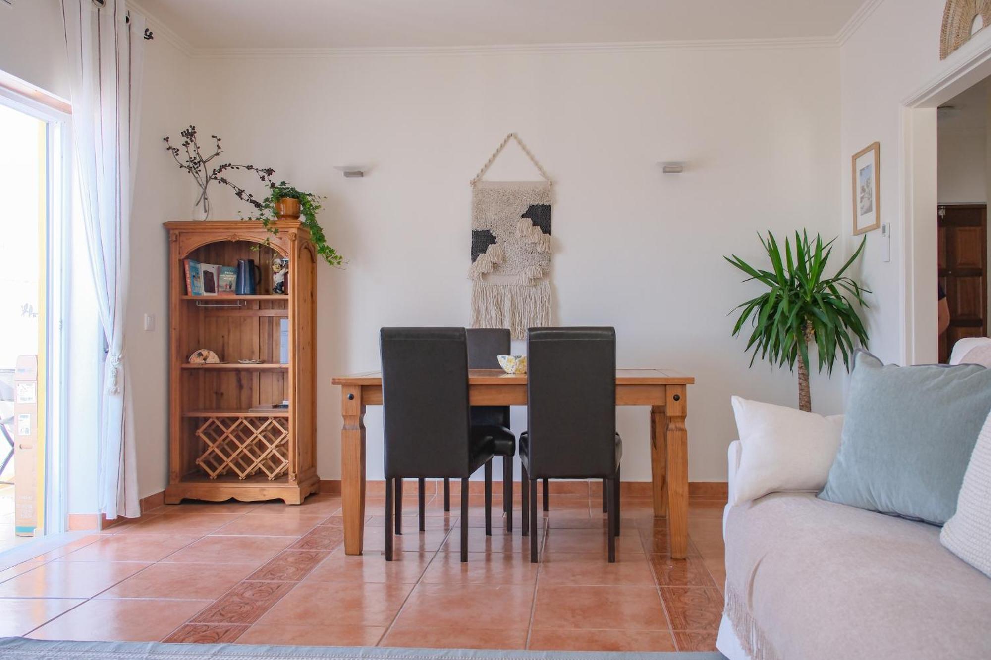 Charming - Walk To & Historic Centre Apartment *