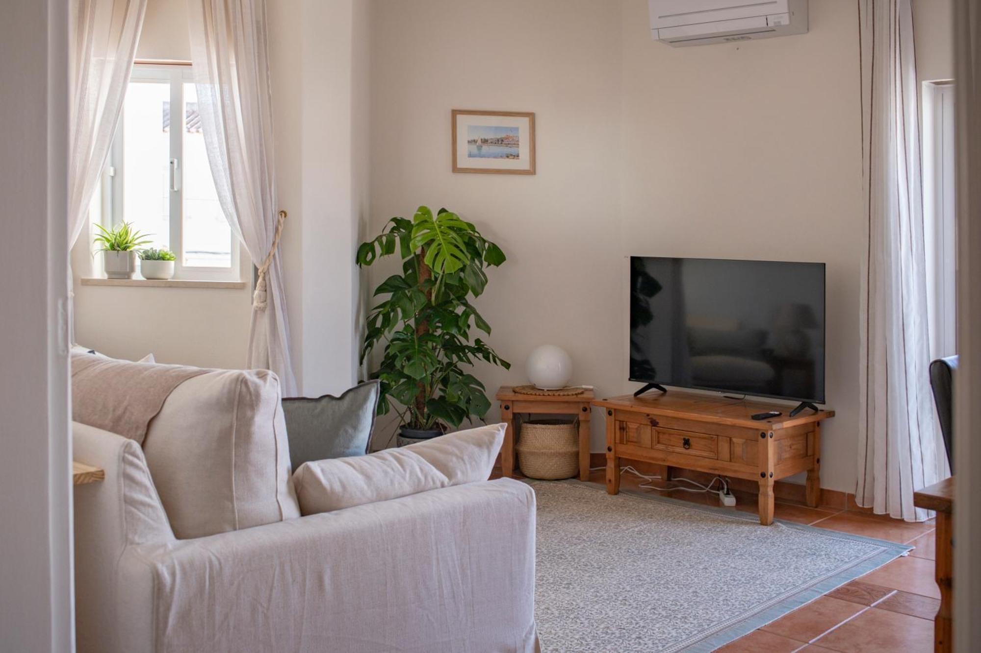 Charming - Walk To & Historic Centre Apartment Lagos