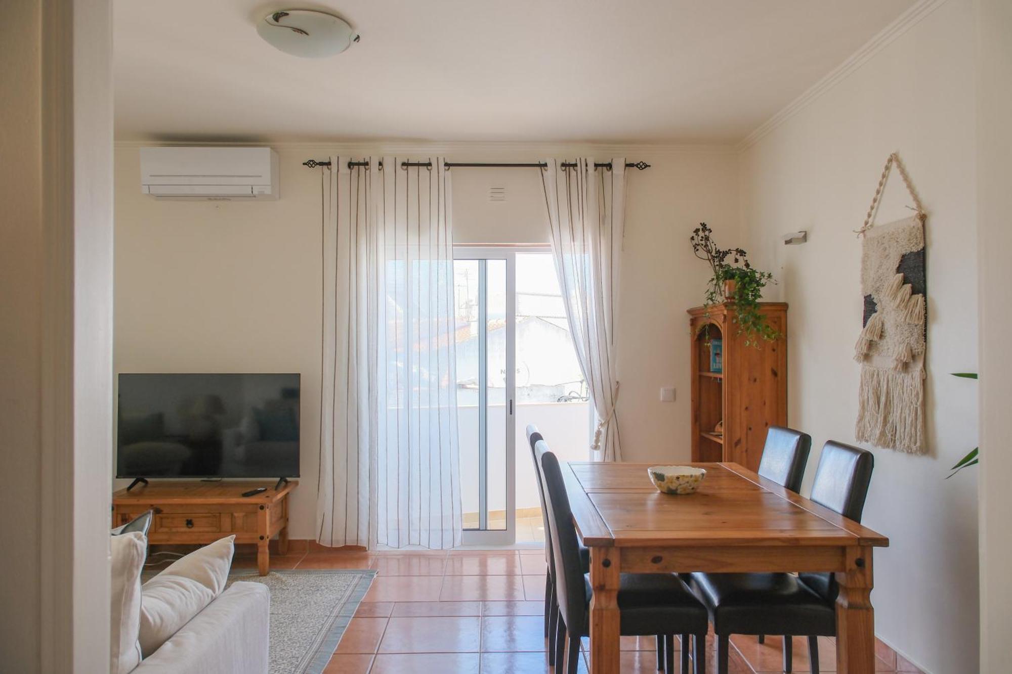 Apartment Charming - Walk To & Historic Centre